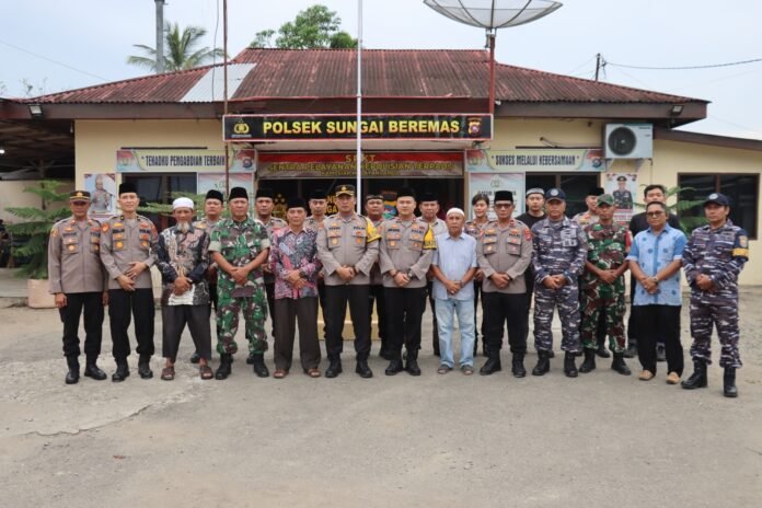 Kapolres Pasbar Melaksanakan Silaturahmi Tatap Muka Ke Polsek Sungai Beremas Polres