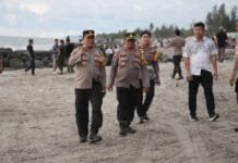 Turung Gunung! Kapolres Pasbar Tinjau Langsung Pos Pengamanan Objek Wisata Di Pantai Sasak